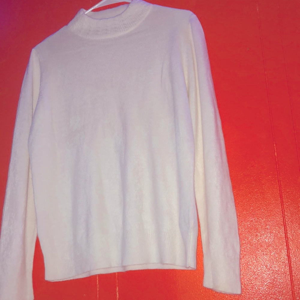 Tradition white womens sweater size medium